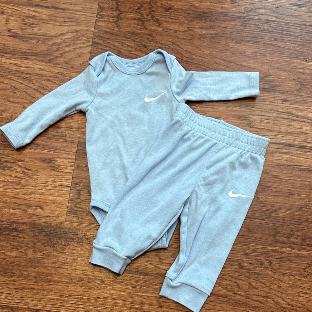 Nike Baby Longsleeve Bodysuit and Jogger Pants Light Blue Size 6 Months
